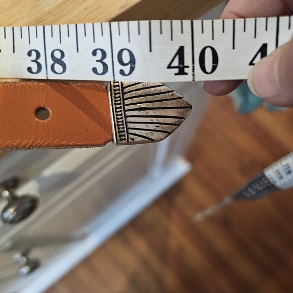 New Leather Belt Silver Buckle and Indian Heads with Bone Beads - Picture 6 of 8